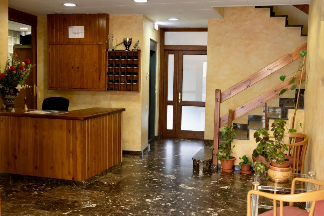 Pensio La Creu Hotel Esterri D'Aneu Exterior photo