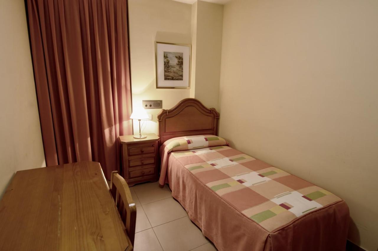 Pensio La Creu Hotel Esterri D'Aneu Exterior photo